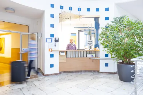 Empfangsbereich der Vitalisklinik Bad Hersfeld