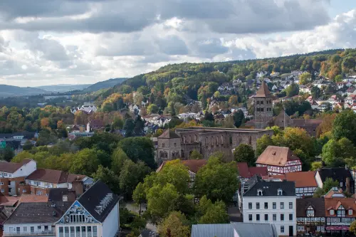 Herbstlicher Blick vom Stadtkirchturm über Bad Hersfeld